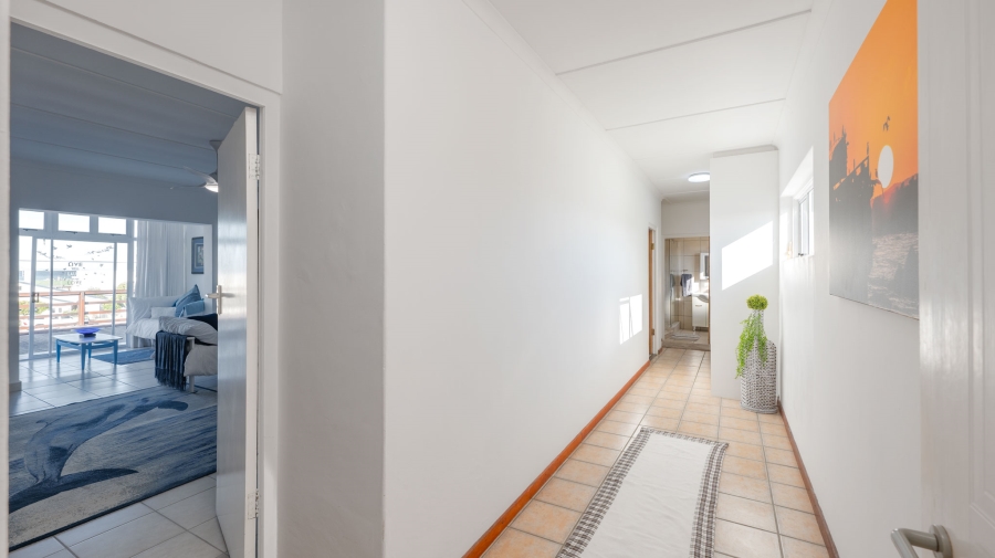 6 Bedroom Property for Sale in Struisbaai Western Cape